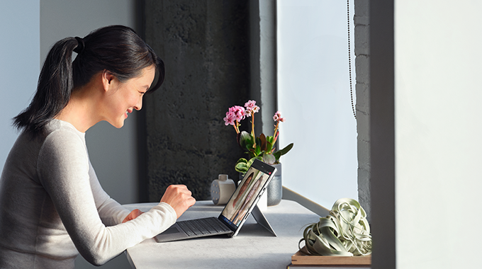 Employee in working station